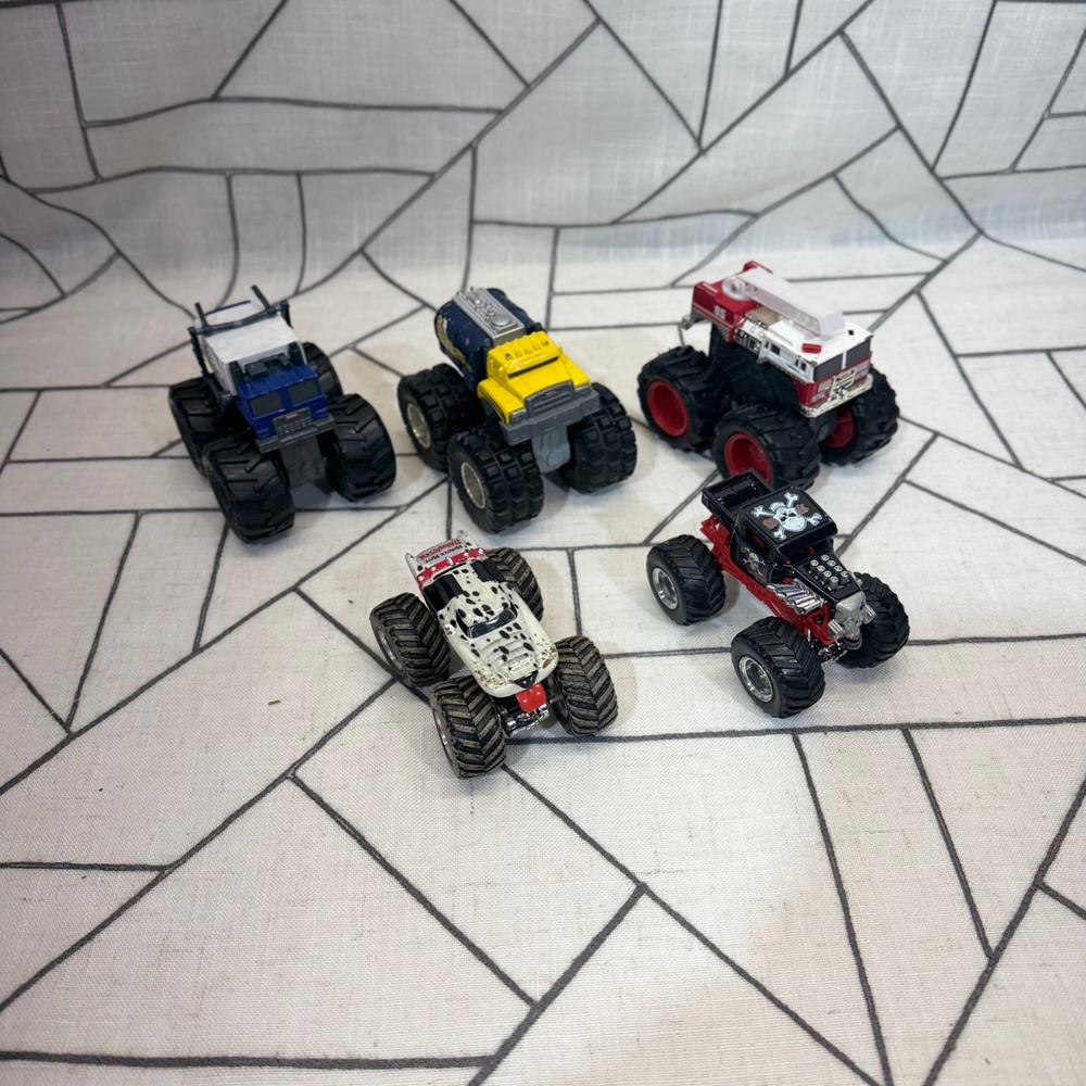 Tonka Monster Jam Toy Truck Lot 5pc Multicolor Diecast Monster Mutt Bone Shaker‎